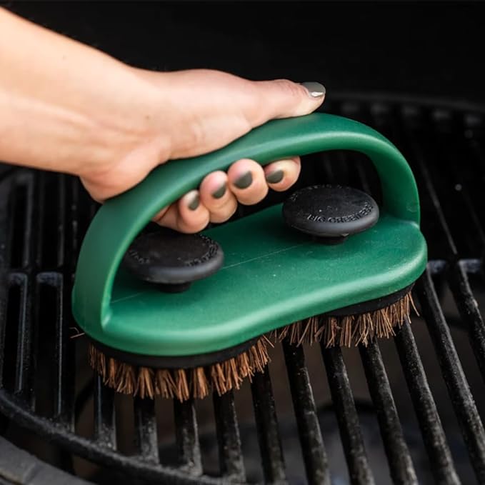 Big Green EGG SpeediClean Green Grill Brush - IN STORE PICKUP ONLY